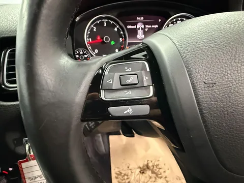 VOLKSWAGEN TOUAREG 3.0 V6 TDI BlueMotion Tech 262 R-Line 5dr Tip Auto