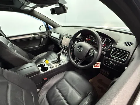 VOLKSWAGEN TOUAREG 3.0 V6 TDI BlueMotion Tech 262 R-Line 5dr Tip Auto