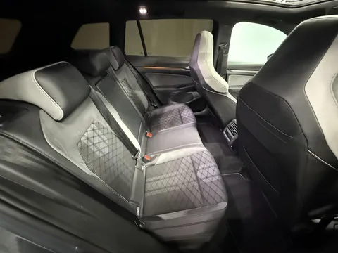 VOLKSWAGEN GOLF 2.0 TDI 150 R-Line 5dr DSG