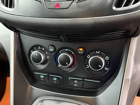 FORD KUGA 2.0 TDCi 150 Zetec 5dr 2WD