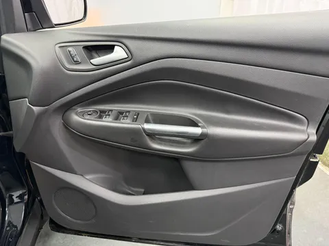 FORD KUGA 2.0 TDCi 150 Zetec 5dr 2WD