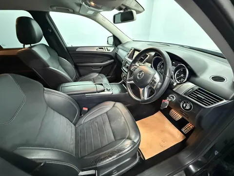 MERCEDES-BENZ M CLASS ML250 CDi BlueTEC AMG Line 5dr Auto