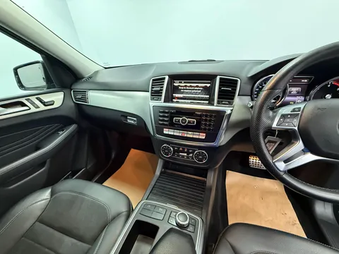MERCEDES-BENZ M CLASS ML250 CDi BlueTEC AMG Line 5dr Auto