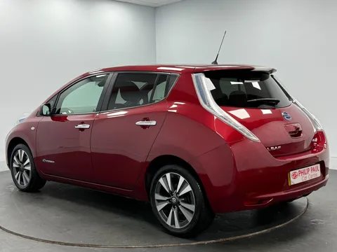 NISSAN LEAF 80kW Tekna 30kWh 5dr Auto