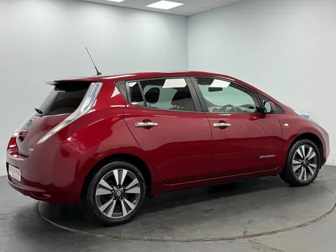 NISSAN LEAF 80kW Tekna 30kWh 5dr Auto