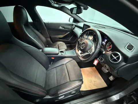 MERCEDES-BENZ CLA CLA 220d AMG Sport 5dr Tip Auto