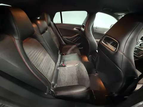 MERCEDES-BENZ CLA CLA 220d AMG Sport 5dr Tip Auto