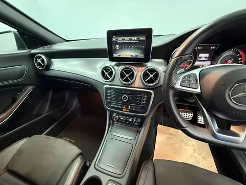 MERCEDES-BENZ CLA CLA 220d AMG Sport 5dr Tip Auto