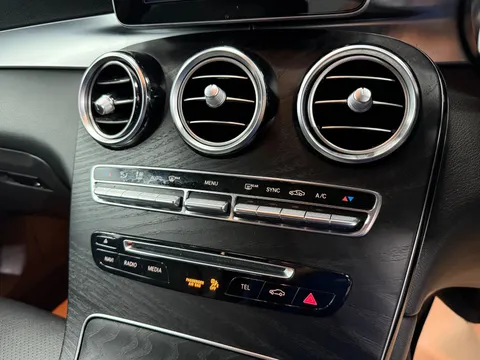 MERCEDES-BENZ GLC GLC 220d 4Matic AMG Line 5dr 9G-Tronic