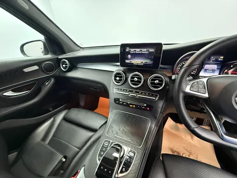 MERCEDES-BENZ GLC GLC 220d 4Matic AMG Line 5dr 9G-Tronic