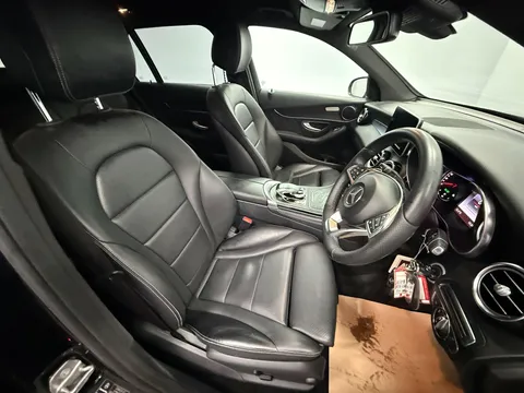 MERCEDES-BENZ GLC GLC 220d 4Matic AMG Line 5dr 9G-Tronic