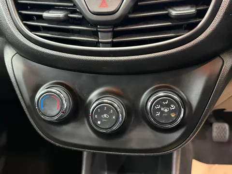 VAUXHALL VIVA 1.0 SE 5dr