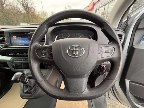 TOYOTA PROACE VERSO 2.0D Shuttle Long 5dr