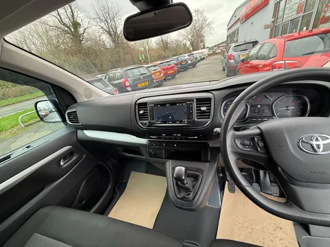 TOYOTA PROACE VERSO 2.0D Shuttle Long 5dr