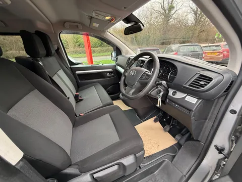 TOYOTA PROACE VERSO 2.0D Shuttle Long 5dr