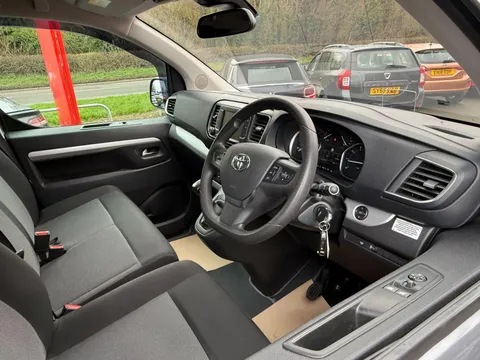 TOYOTA PROACE VERSO 2.0D Shuttle Long 5dr