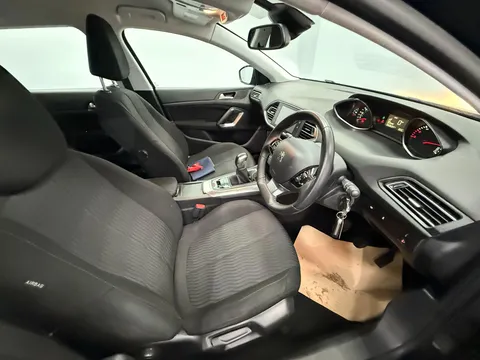 PEUGEOT 308 1.6 HDi 92 Active 5dr