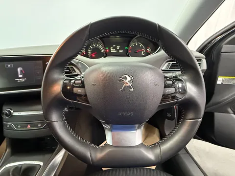 PEUGEOT 308 1.6 HDi 92 Active 5dr