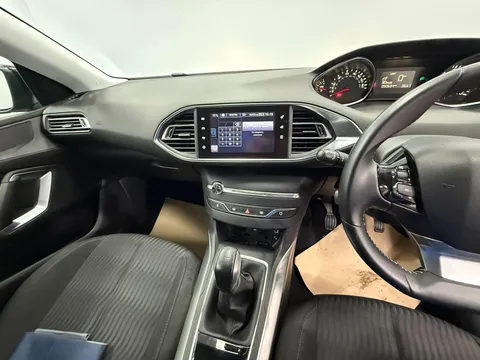 PEUGEOT 308 1.6 HDi 92 Active 5dr