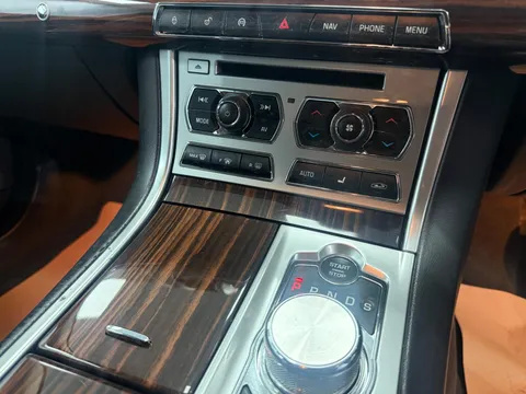 JAGUAR XF 2.2d [163] Portfolio 4dr Auto