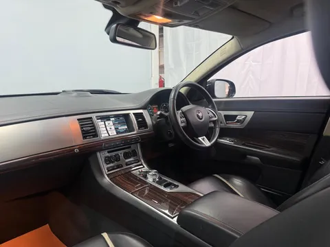JAGUAR XF 2.2d [163] Portfolio 4dr Auto