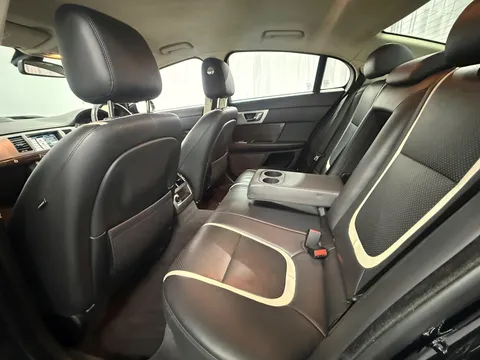 JAGUAR XF 2.2d [163] Portfolio 4dr Auto