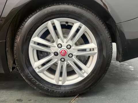 JAGUAR XF 2.2d [163] Portfolio 4dr Auto