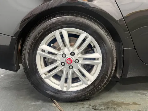 JAGUAR XF 2.2d [163] Portfolio 4dr Auto