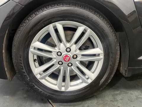 JAGUAR XF 2.2d [163] Portfolio 4dr Auto