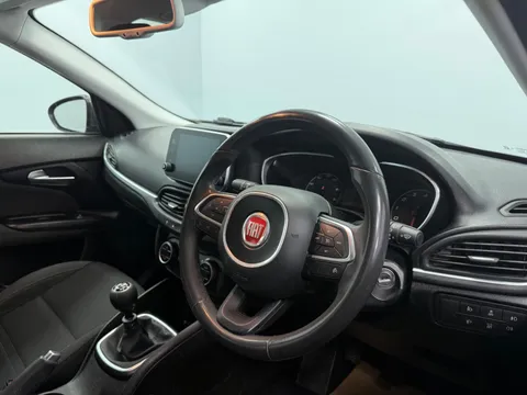 FIAT TIPO 1.4 Lounge 5dr