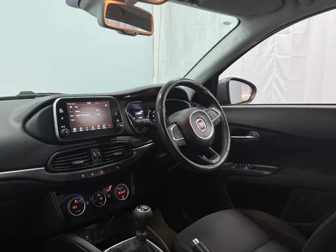 FIAT TIPO 1.4 Lounge 5dr