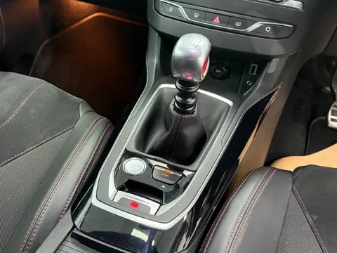 PEUGEOT 308 1.6 THP 270 GTI by Peugeot Sport 5dr