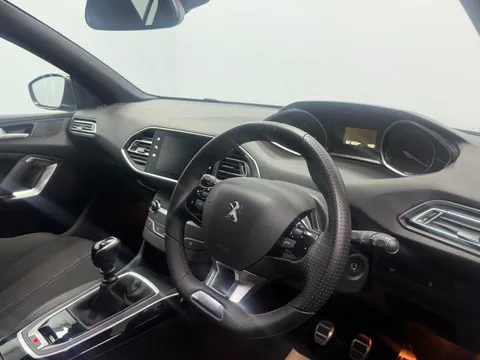 PEUGEOT 308 1.2 PureTech 130 GT Line 5dr