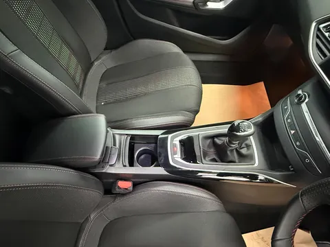 PEUGEOT 308 1.2 PureTech 130 GT Line 5dr