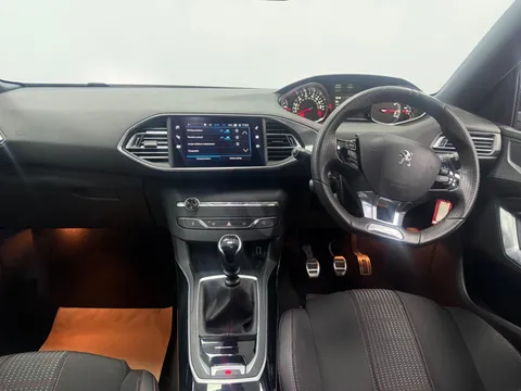 PEUGEOT 308 1.2 PureTech 130 GT Line 5dr