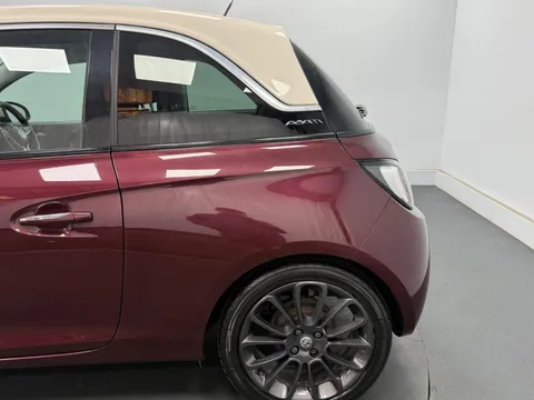 VAUXHALL ADAM 1.4i Glam 3dr