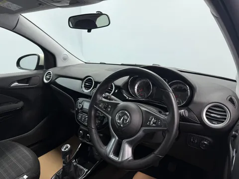 VAUXHALL ADAM 1.4i Glam 3dr