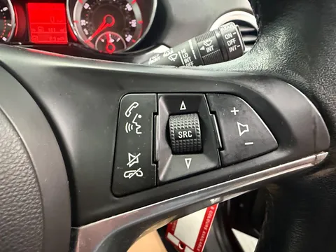 VAUXHALL ADAM 1.4i Glam 3dr