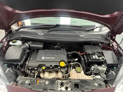 VAUXHALL ADAM 1.4i Glam 3dr