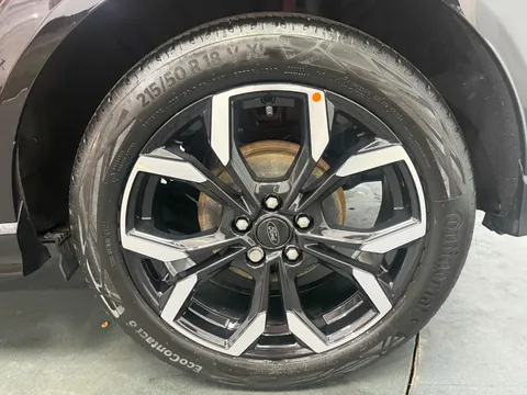 FORD PUMA 1.0 EcoBoost Vivid Ruby Edition 5dr DCT