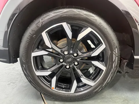 FORD PUMA 1.0 EcoBoost Vivid Ruby Edition 5dr DCT