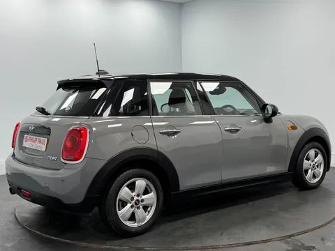 MINI HATCHBACK 1.5 Cooper 5dr