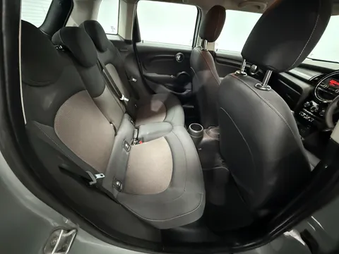 MINI HATCHBACK 1.5 Cooper 5dr
