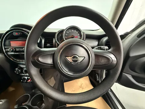 MINI HATCHBACK 1.5 Cooper 5dr