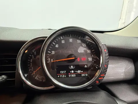 MINI HATCHBACK 1.5 Cooper 5dr