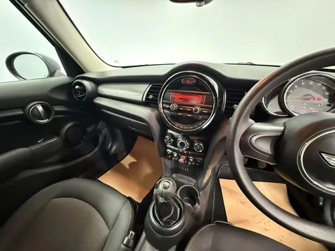 MINI HATCHBACK 1.5 Cooper 5dr