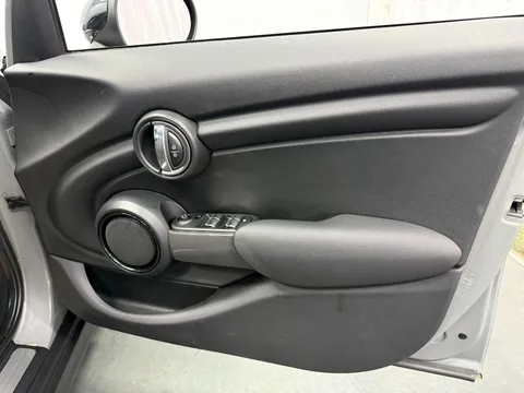 MINI HATCHBACK 1.5 Cooper 5dr