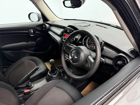 MINI HATCHBACK 1.5 Cooper 5dr