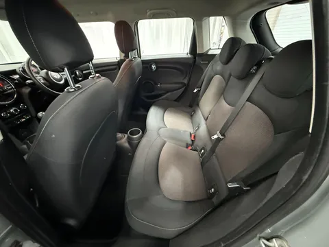 MINI HATCHBACK 1.5 Cooper 5dr