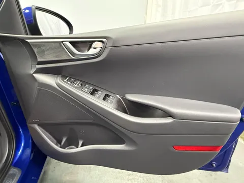 HYUNDAI IONIQ 100kW Premium 38kWh 5dr Auto